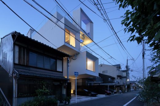 Concrete Square Tube House Kyoto