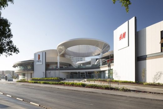 Mexican Retail Building in Queretaro