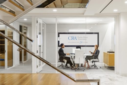 Interior architecture at One South Wacker Drive, Chicago, Illinois, design by Elkus Manfredi Architects