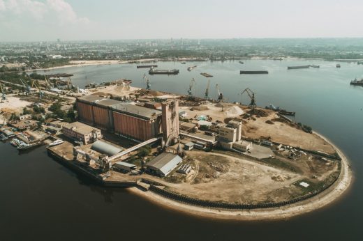 grain elevator in Kazan Port