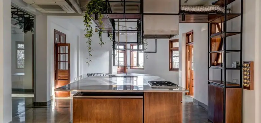 Retrofitting an Art-Deco Apartment in Mumbai, India