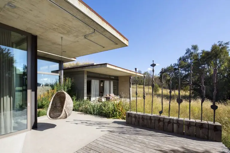 House V on Monaghan Farm in Lanseria earchitect