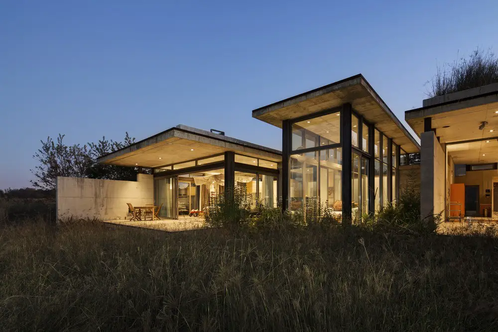 House V on Monaghan Farm in Lanseria - e-architect