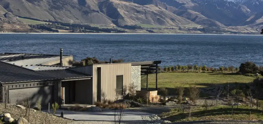 Lake Hawea House in Wanaka, South Island