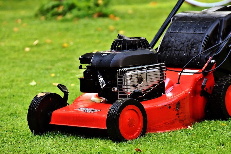Sculpt Your Hills with a Riding Lawn Mower