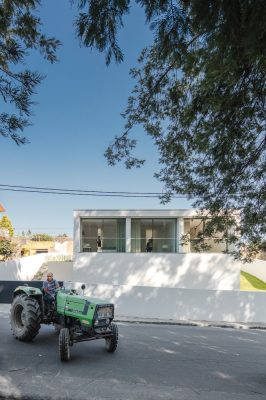 Portuguese home design by Raulino Silva Architect