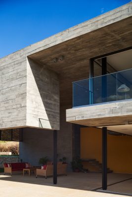 LG Residence, Bragança Paulista, SP by RMAA