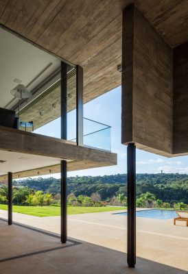 LG Residence, Bragança Paulista, SP by RMAA