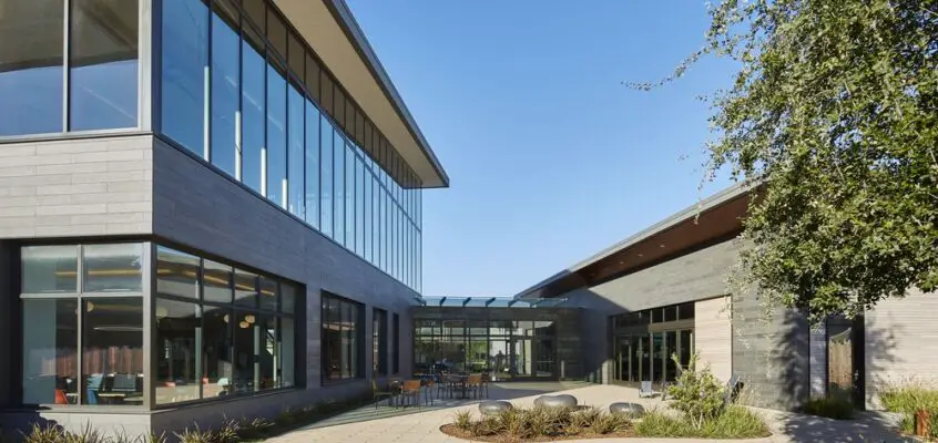 Half Moon Bay Library in California, USA