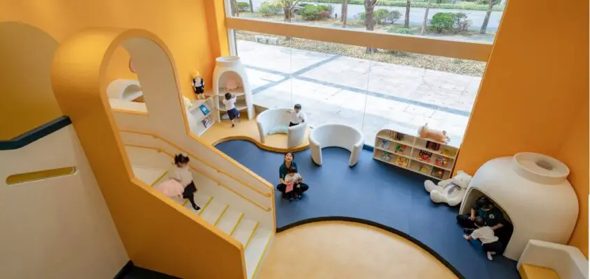 Pony Running Daycare Showroom in Shenzhen