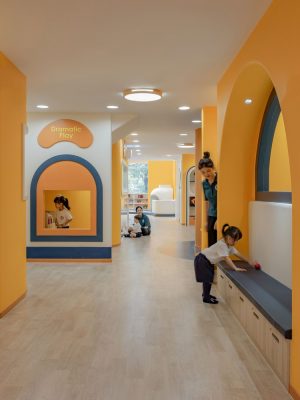 Pony Running Daycare Showroom Shenzhen China