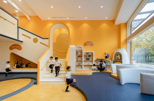 Pony Running Daycare Showroom Shenzhen China