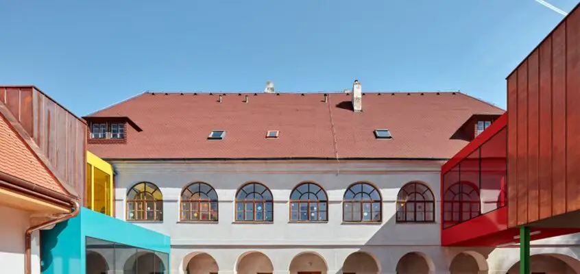 Vřesovice Elementary School in Hodonín District