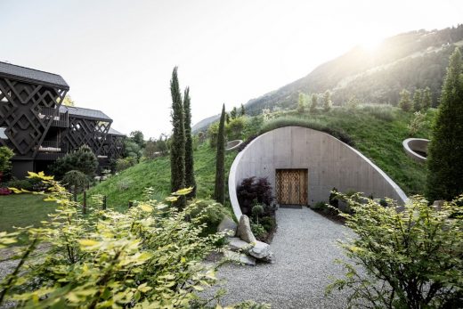 Apfelhotel Torgglerhof Val Passiria Italy