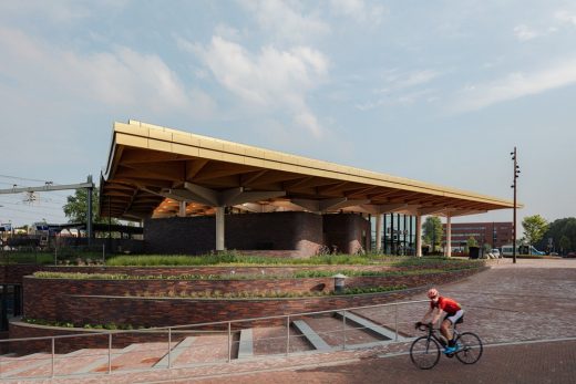 Assen Station building wooden roof