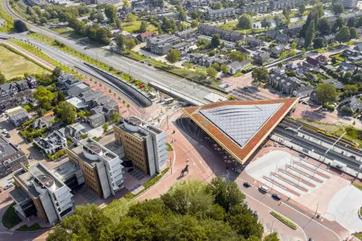 Assen Station Buildin, Wooden Roof