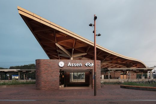 Assen Station building wooden roof