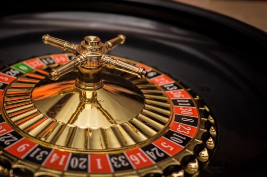 How to control spending playing online casino games