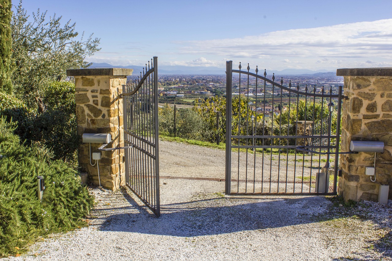 How to find right installer for electric gates