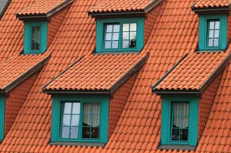 4 signs you might need to contact a roofer