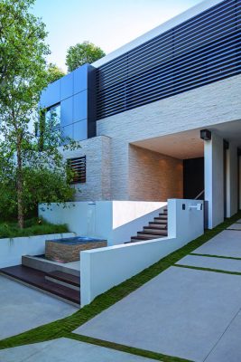 Beverly Hills property entrance driveway