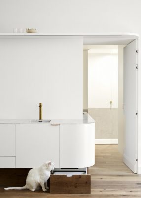 Small Grand Apartment Melbourne