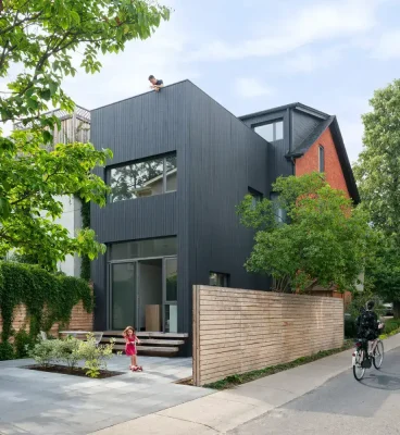 Contrast House Toronto, Ontario property