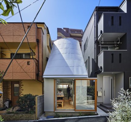 Love2 House in Japan by Takeshi Hosaka Architects