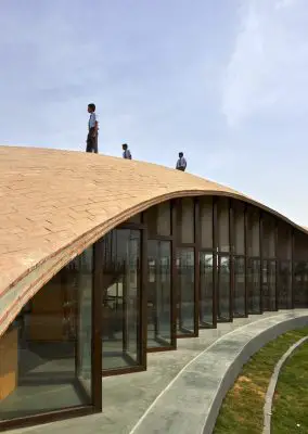 Maya Somaiya Library, Sharda School building