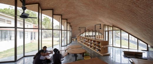 Maya Somaiya Library, Sharda School building