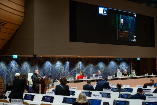 Norman Foster addresses first United Nations Forum of Mayors in Geneva