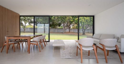 Contemporary Brasilia residence