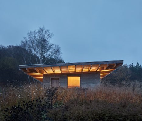 House Lo Chriby by Architect Ateliér Lina Bellovičová