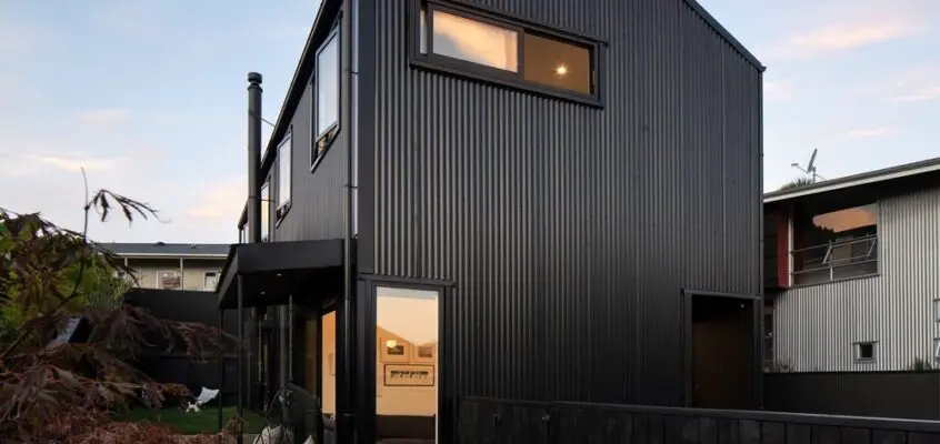 The Blackbird, Auckland Property