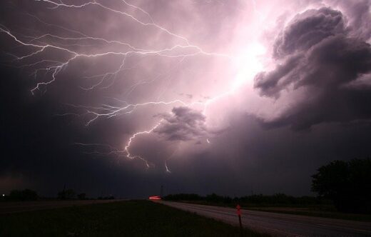 Dark storm clouds - Generator buying tips from the experts