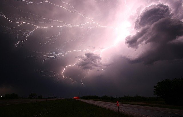 Dark storm clouds - Generator buying tips from the experts