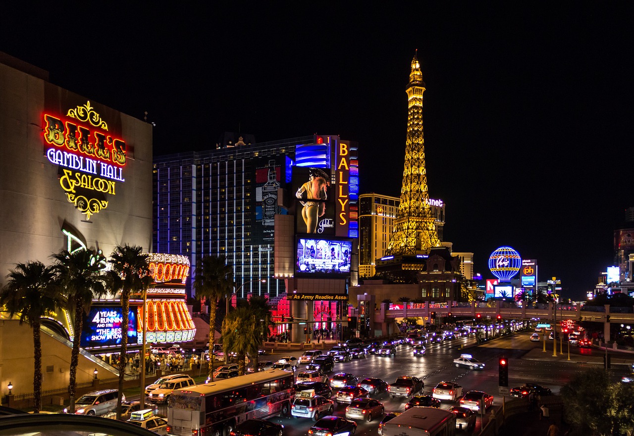 Advantages of Online Gambling - Las Vegas city USA
