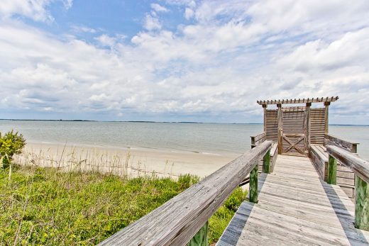 Sandra Bullocks Sweet Georgia Island Home