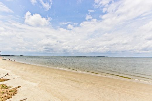 Sandra Bullocks Sweet Georgia Island Home