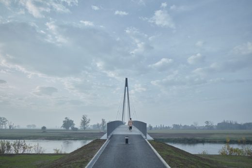 Lužec nad Vltavou Footbridge