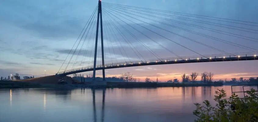 Lužec nad Vltavou Footbridge