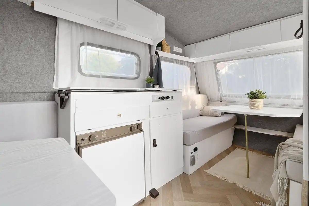 Skirting tips and ideas for manufactured mobile homes