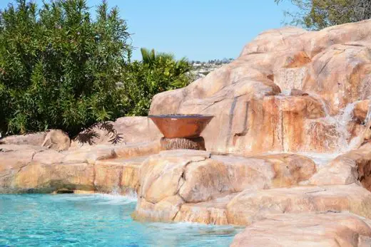 Adding a water feature to your outdoor space pool