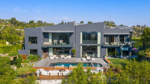 Beverly Hills Luxury Mansion For Sale