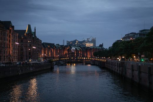 Landungsbrücken Hamburg: Romance of the German North