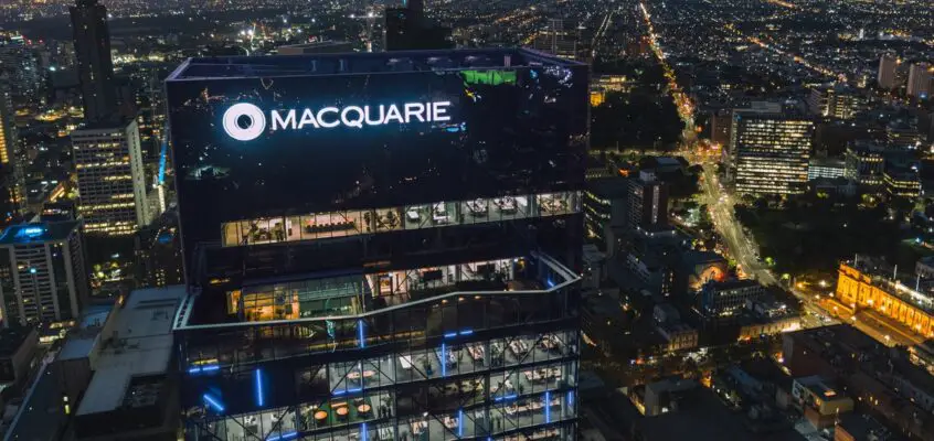 80 Collins St Melbourne CBD: Still Light
