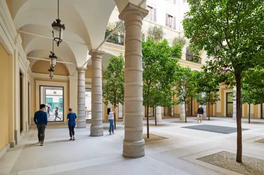 Apple Via Del Corso Rome store arcade