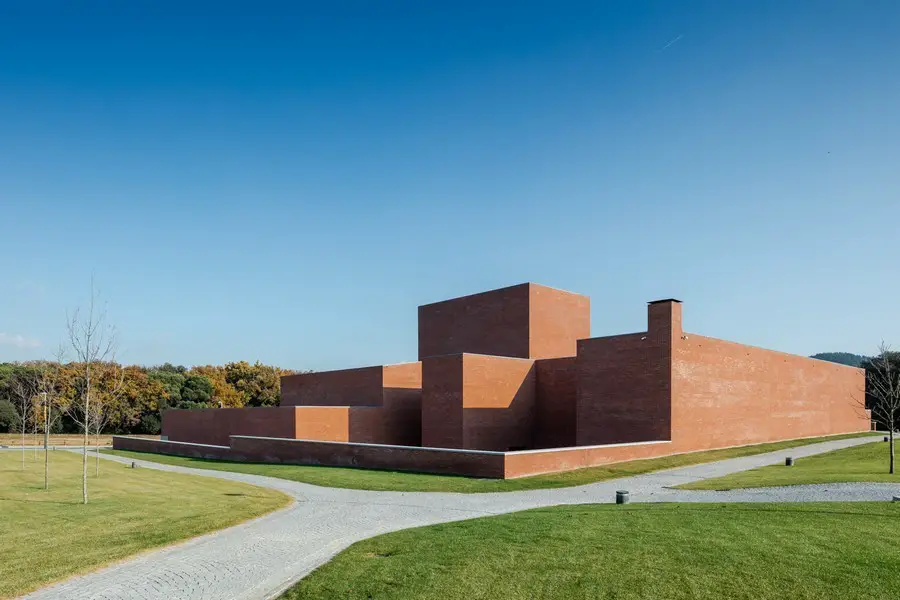 Public Auditorium in Llinars del Vallès building design by Alvaro Siza Vieira