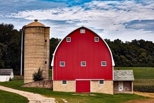 Country Side House - Benefits of having a storage shed