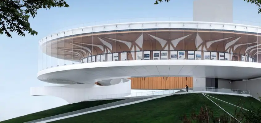 Dragon Lake Public Art Center, Zhengdong